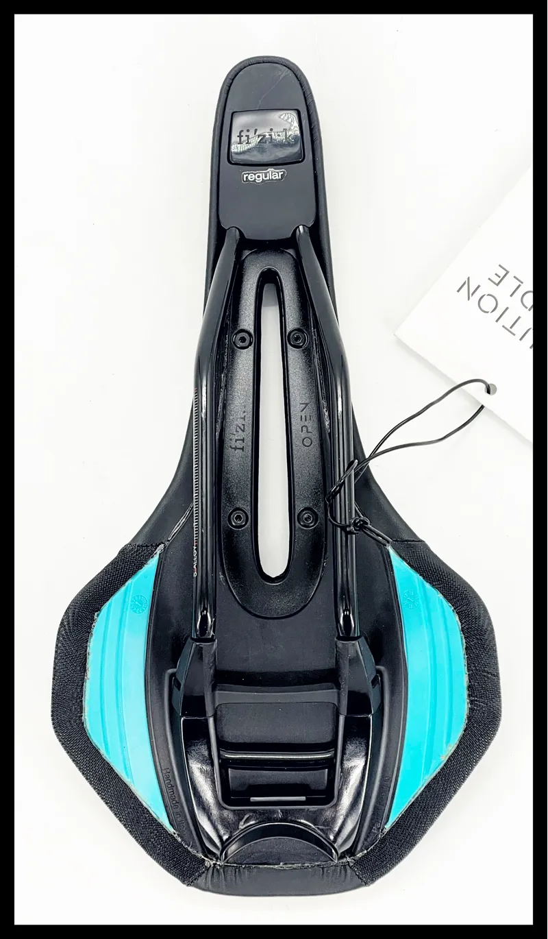 Fizik Luna X5 Alloy Regular 141 mm Black Black Womens MTB Saddle-1